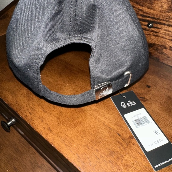 Karl Lagerfeld Black Cap NWT - Picture 5 of 9